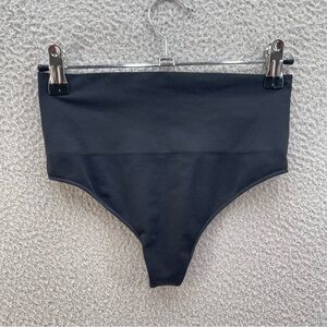 Spanx Shapewear Women Medium Black Ecocide Seamless Shaping Thong